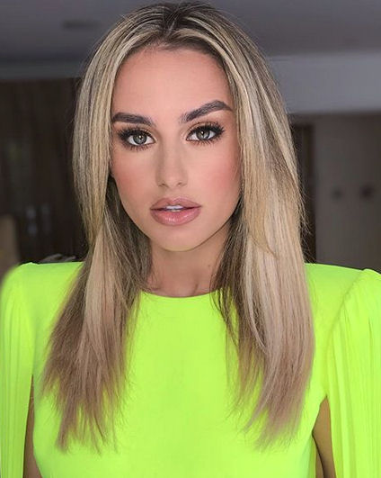 amber-davies-2019-makeup-summer-lip